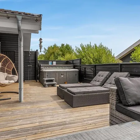 Alisa - 1-9km From The Sea By Interhome Holiday home Aalbaek